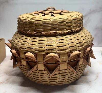 Vintage Micmac Native American Splint Ash Sewing Basket With Lid - Image 1 of 4