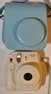 Fujifilm Instax Mini 8 White Instant Film Camera With Teal Carry Case-Works - Picture 1 of 8