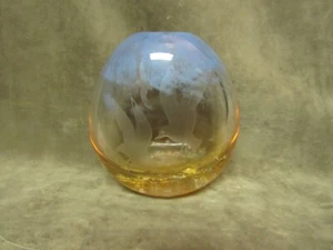 Vintage Caithness Scotland Seagull Engraved Art Glass Vase Blue Tan Spatter - Picture 1 of 5