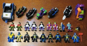 Lotto personaggi e veicoli Imaginext DC Super Friends, Batman, Two-Face, Mr. Congelatore - Foto 1 di 10