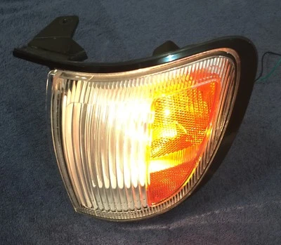 Левый габаритный указатель поворота для парковки Infiniti от оригинального производителя подходит для QX4 A - Изображение 1 из 4