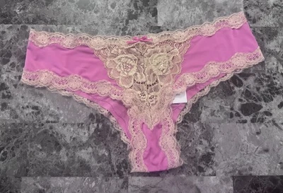 FREDERICK'S OF HOLLYWOOD M SMOOTH PINK BEIGE LACE VINTAGE RARE CHEEKY PANTIES - Image 1 of 3