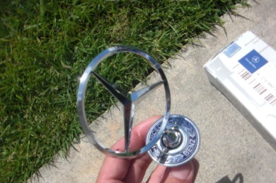 Mercedes-Benz W210 W124 W220 W202 W203 E430 E320 C280 S500 S600 EMBLEM Hood star - Image 1 of 4