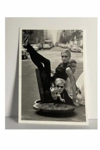 Andy Warhol, Edie Segwick,Chuck Wein blank postcard Burt Glinn Photo New York 65 - Picture 1 of 2