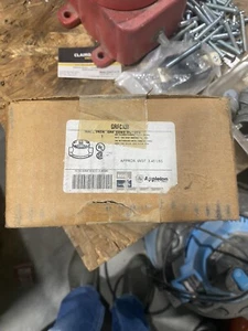 GRFC100 APPLETON Hazardous Locations Junction Box 1” Hubs - Picture 1 of 2