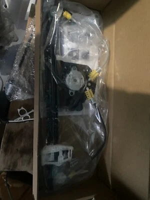 BMW 335xi 2007-08 - Regulador de ventana trasera lateral del conductor. Sin motor Foto 1 de 2