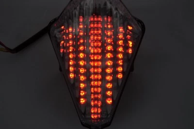 Luz trasera de freno LED clara intermitente integrada Yamaha 2007-2008 R1, YZF R1 Foto 1 de 4