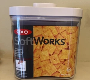 OXO Good Grips Kitchen Storage Container Plastic 2.6 Litre Air Tight - Picture 1 of 5