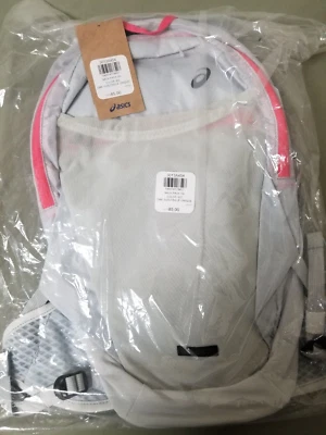 Nueva mochila unisex Asics 10 L.   Venta al por menor 85,00 Foto 1 de 4