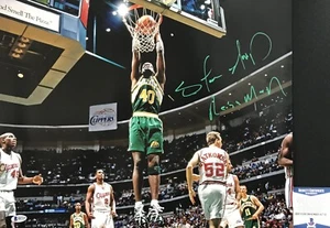 ¡THE REIGN MAN! Foto firmada por Shawn Kemp SEATTLE SONICS Slam Dunk 16x20 #1 BAJO - Imagen 1 de 3