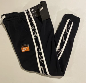 Nike Boys Standard Fit “just Do It” Black Joggers. Size S- Free Shipping! - Picture 1 of 6