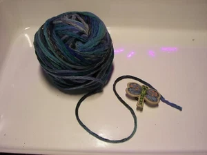 1 Hank Wound ~ Berroco "Fuji" ? Mixed Blend Novelty Yarn ~ Blues - Picture 1 of 2