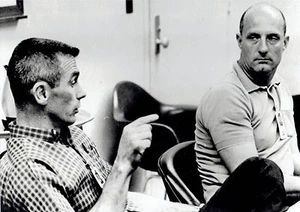 1966 UPI Wire Photo Mission Briefing Gemini 9 Astronaut Gene Cernan Tom Stafford - Bild 1 von 2