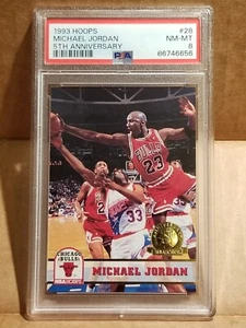 NBA Hoops Michael Jordan 1993 quinto aniversario oro #28 PSA 8 casi nuevo-como nuevo patio - Imagen 1 de 2