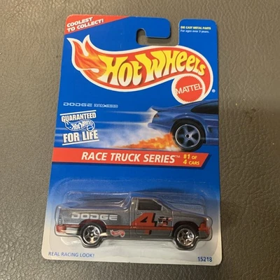 Camión de carreras Hot Wheels serie Dodge Ram 1500 en plata 5SP coleccionista #380 Foto 1 de 4
