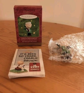 Hallmark Keepsake Ornament Linus 4to en serie de 5 A Snoopy Navidad - Imagen 1 de 3