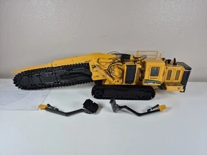 1:50 Vermeer T1255 Commander 3 with Hydrostatic Trencher Model TWH086 - Picture 1 of 4