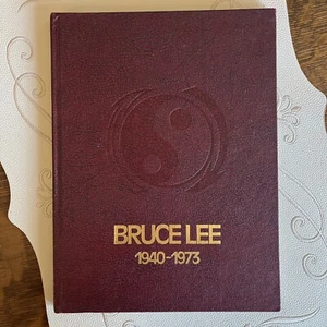 Bruce Lee 1940-1973 Memorial Book Linda Lee Red Hardcover 1974 Second Printing - Picture 1 of 16