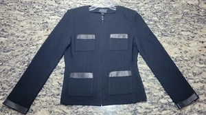 Giacca donna St. John Boutiques nera con zip e dettagli in pelle taglia 8 USA - Foto 1 di 14