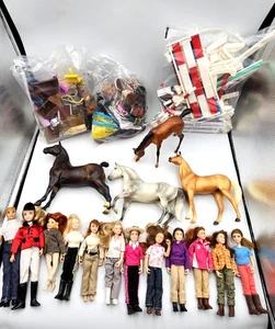 HUGE VTG Breyer Horse Lot Of 4 w/ 12 Dolls Saddles Fencing & Tons of Accessories - Picture 1 of 23