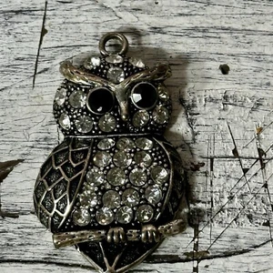 Vtg Owl Necklace Pendant Rhinestone Pewter Tone Metal Black Onyx Eyes ~ Jewelry - Picture 1 of 4