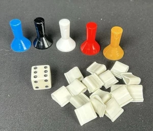 Vintage Masterpiece Art Auction Board Game Replacement Tokens 18 Clips Die 1970 - Picture 1 of 3