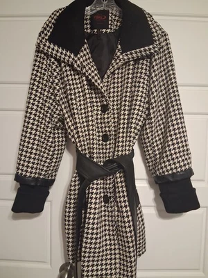 Abrigo para mujer YOKI talla 3xl blanco y negro pata de gallo ribete cinturón puño acanalado Foto 1 de 4