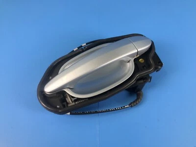 04-10 BMW E63 E64 645I 650I ПРАВАЯ РУЧКА ПАССАЖИРСКОЙ ДВЕРИ КОМФОРТНЫЙ ДОСТУП СЕРЕБРО - Изображение 1 из 4