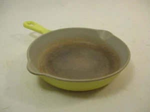 Vintage Le Creuset 6.5" Frying Pan Yellow Enamel Cast Iron - Picture 1 of 6