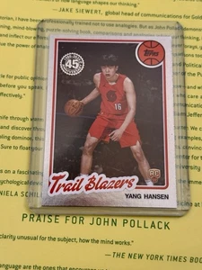 2025 Topps Basketball Yang Hansen Rookie 45th Anniversary Houston Rockets - Bild 1 von 4