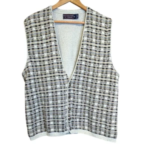 Vintage Roundtree & Yorke Mens V Neck Knit Sweater Vest Plaid Button Front - Picture 1 of 9