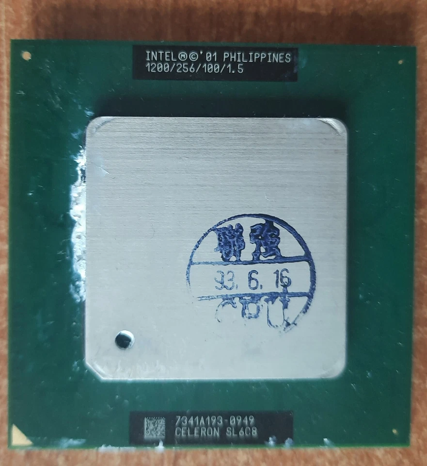 CPU Intel Celeron 1.2 GHz ⚡ Socket 370 SL6C8 /256/100 Processor Tualatin Vintage - Immagine 1 di 1