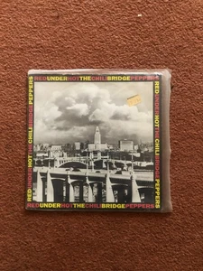 Red Hot Chilli Peppers Under The Bridge/Give Its away 7" Vinyl UK - Bild 1 von 3