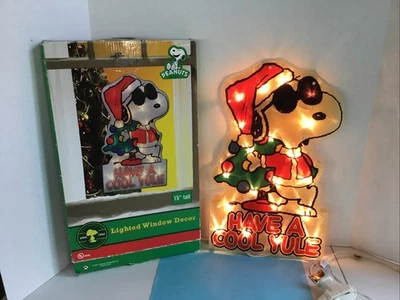 Peanuts Snoopy Have A Cool Yule Pre-Lit Window Decor 15" 2011 Joe Cool con caja Foto 1 de 4