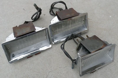 LINCOLN CONTINENTAL FRONT  RIGHT RH TURN SIGNAL PARKING  1966 1967 66 67 OEM - Image 1 of 4