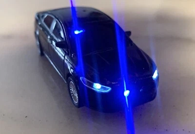 Coche Ford Fusion negro personalizado Greenlight 1:64 sin marca NYPD con luces LED Foto 1 de 4