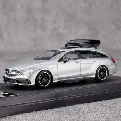 MB Mercedes Benz CLS63 - Shooting Brake  - silver - BOSS 1:64 - Immagine 1 di 4