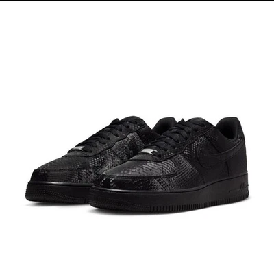Nike Kobe Air Force 1 Talla Baja 13 - Triple Negro - IB0018-003 Foto 1 de 4