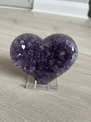 Amethyst Heart With Stand - Image 1 of 4