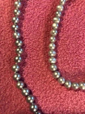 Collar y pulsera elástica de perlas mejoradas en color cultivado JTV de colección - gris tenue Foto 1 de 4