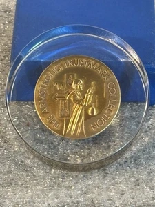 Armstrong Trustmark Collection The Story of Lucite Medallion Paper Weight - Picture 1 of 8