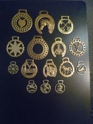 An Antique Collection of Fifteen Differently Themed Horse Brasses - Image 1 of 4