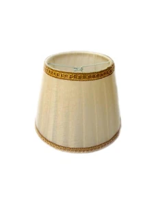 LAMPENSCHIRM PLISSEE MIT FEDER D.14 CM AUS ORGANZA ELFENBEIN FÜR KRONLEUCHTER APPLIKATIONEN - Bild 1 von 1