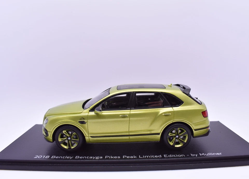 Vehículos de carretera Bentley Bentayga Pikes Peak Spark escala 1:43 Foto 1 de 4