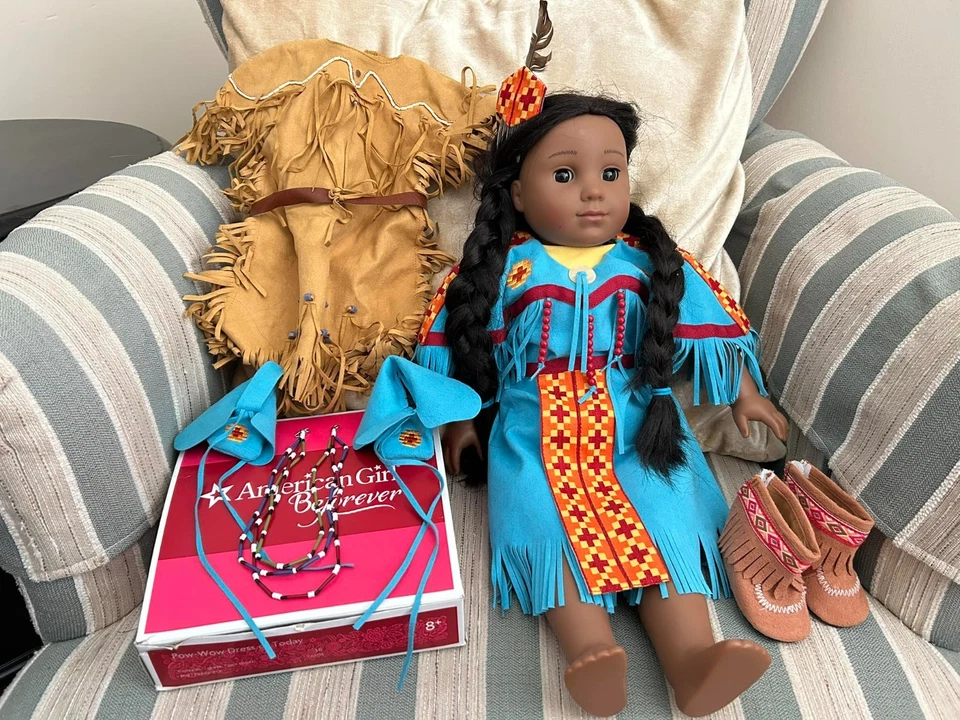 Muñeca American Girl de 18" Kaya & Meet Outfit & Pow Wow Outfit Foto 1 de 1