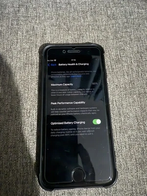 Apple iPhone SE 2nd Gen 2020 black 64GB (Unlocked)   - Image 1 of 3