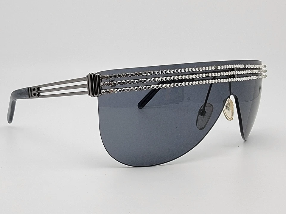 Солнцезащитные очки Laura Biagiotti Roma LB85392 180 в темно-серой оправе с линзами - Изображение 1 из 4