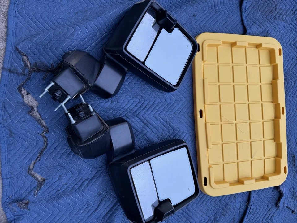 Espejo retrovisor derecho/izquierdo GMC Sierra HD/Silverado 2500 2020-2023 OEM 84944520 Foto 1 de 4