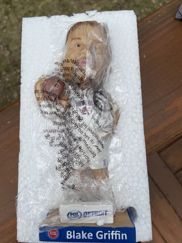 2019 Blake Griffin Detroit Pistons SGA Bobblehead 4/9/19 New NIB Cover