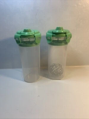 Pair of Lock And Lock Shaker Tea Bottles - 23 OZ. - Image 1 of 4